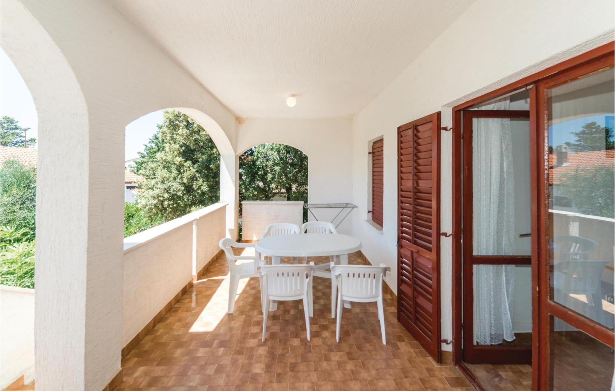 Lovely Apartment In Mandre With Wifi Exteriér fotografie