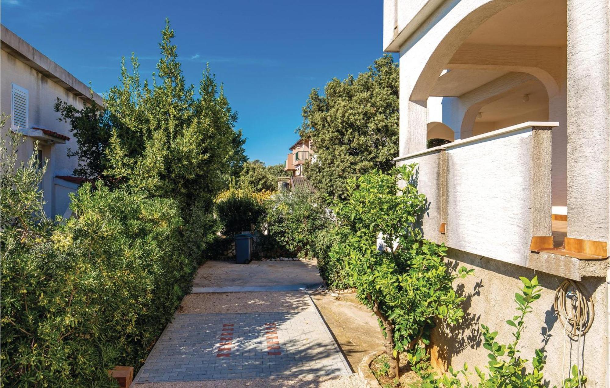 Lovely Apartment In Mandre With Wifi Exteriér fotografie