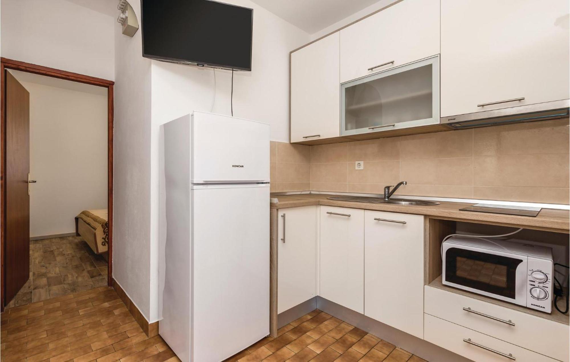 Lovely Apartment In Mandre With Wifi Exteriér fotografie