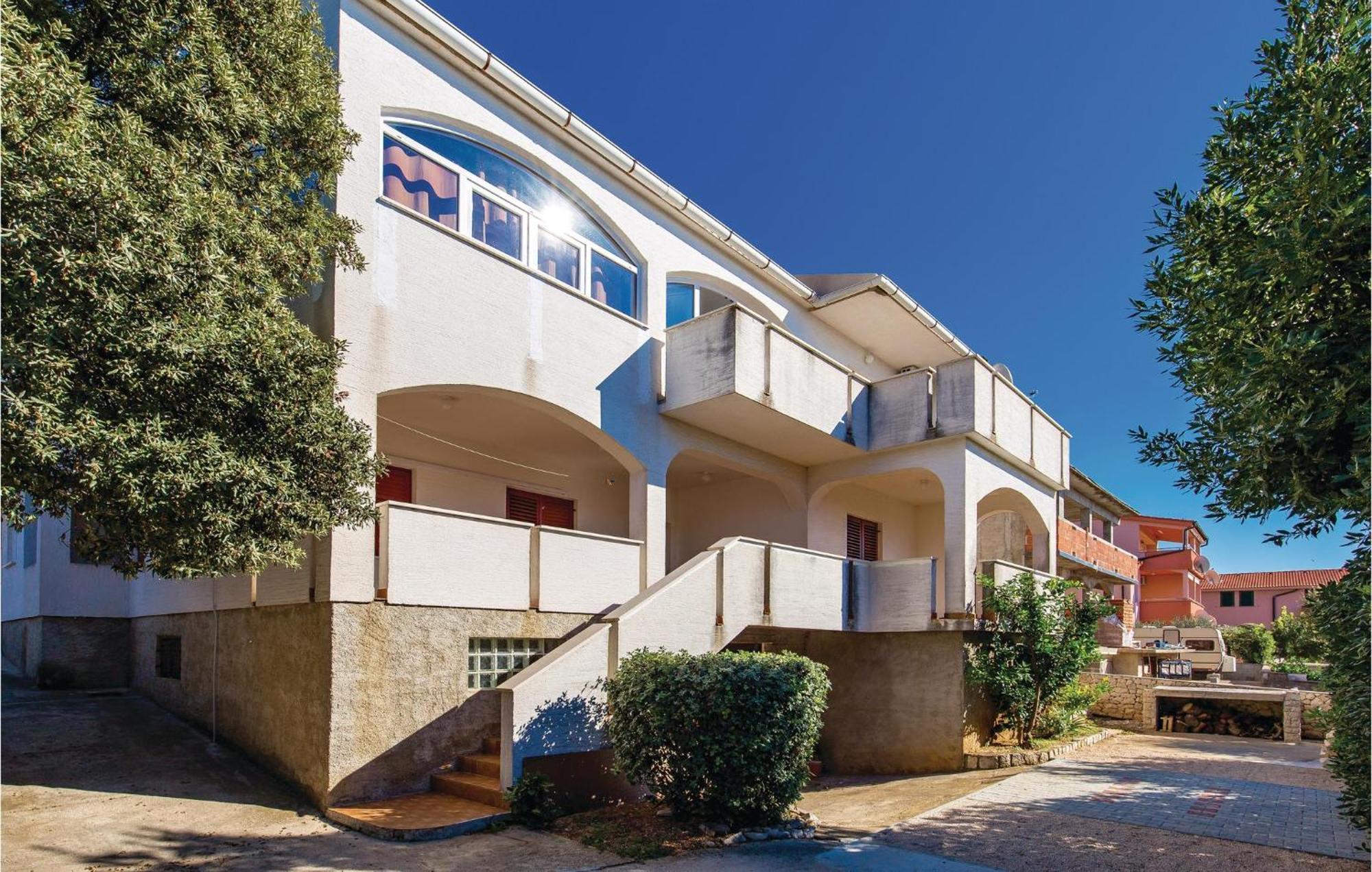 Lovely Apartment In Mandre With Wifi Exteriér fotografie